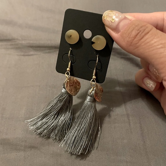 2-pairs fluff dangling earring set - Picture 2 of 2